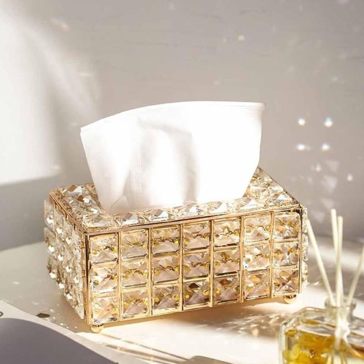 Crystal Tissue Holder Myle Cart