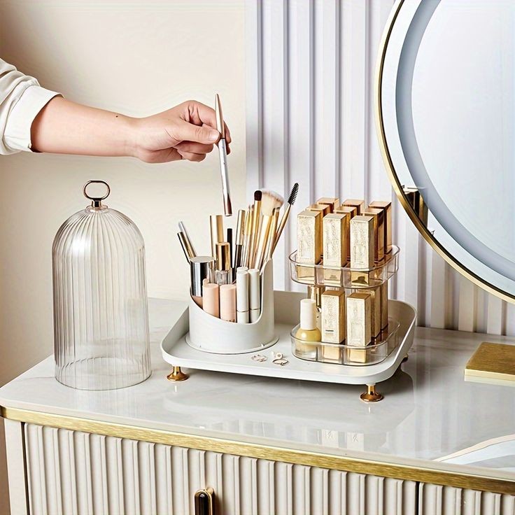 Rotating Cosmetic Brush with Lipstick Organizer Myle Cart