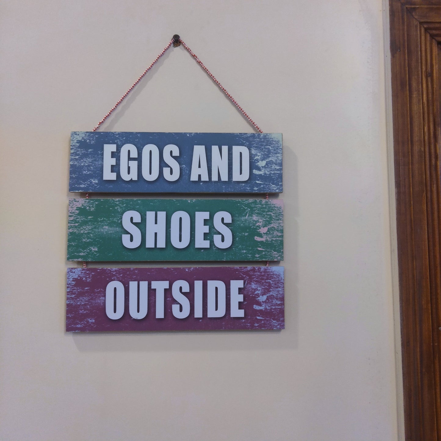 Three steps wooden plates with a quotation Ego and shoes outside for your room Myle Cart