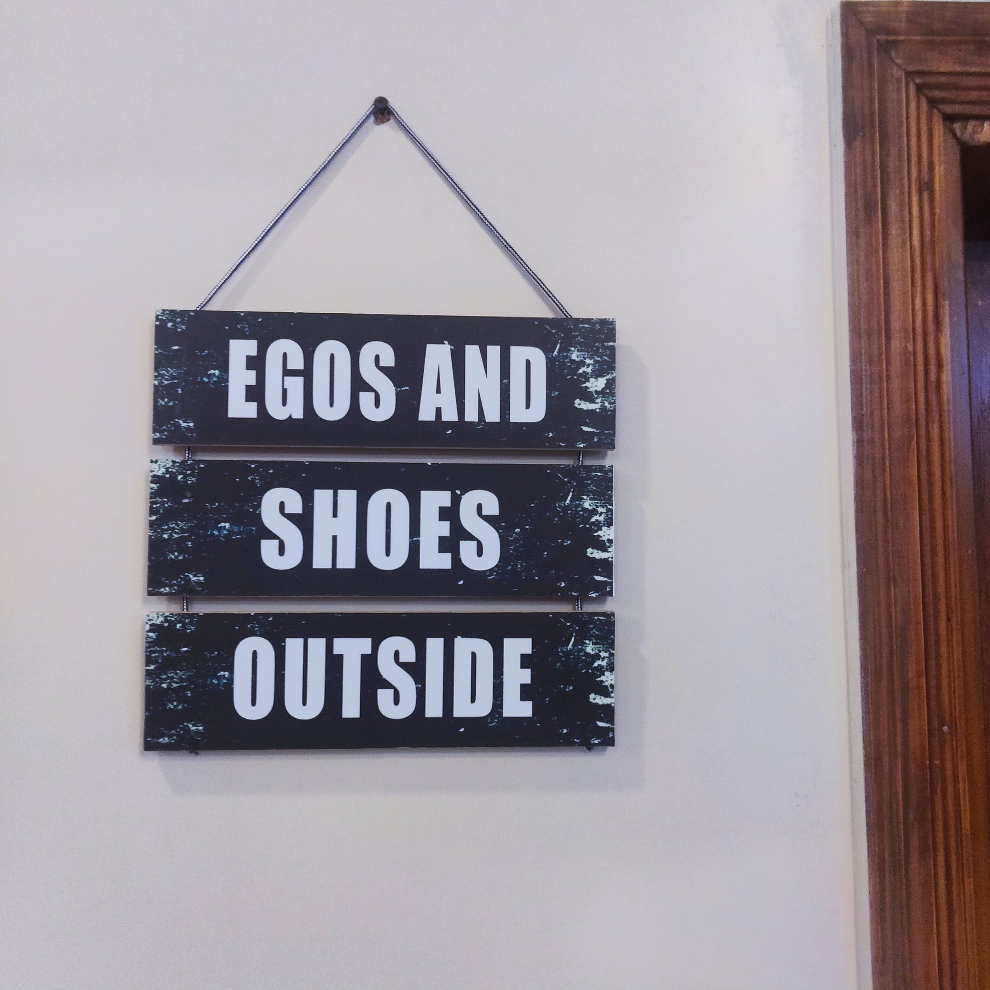 Three steps wooden plates with a quotation Ego and shoes outside for your room Myle Cart
